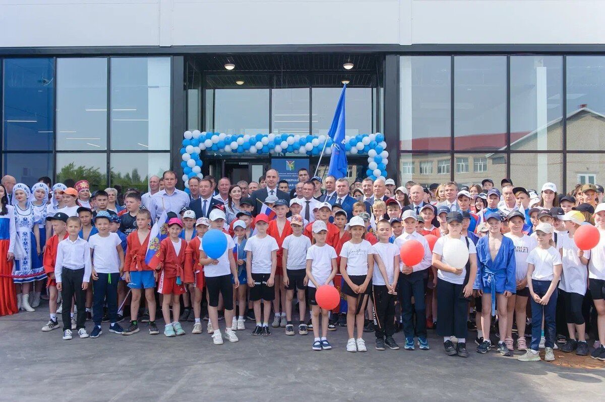    Денис Паслер: Открыли физкультурно-оздоровительный комплекс в селе Северном Белов Михаил Александрович