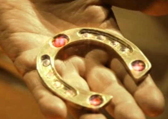 Подарок Воланда Маргарита. Источник: https://www.liveinternet.ru/photo/master_i_margarita/post14297220/