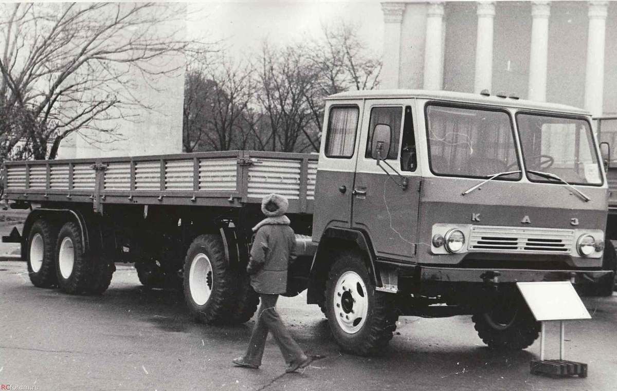 КАЗ-606А она же "Колхида", со спальным местом в кабине