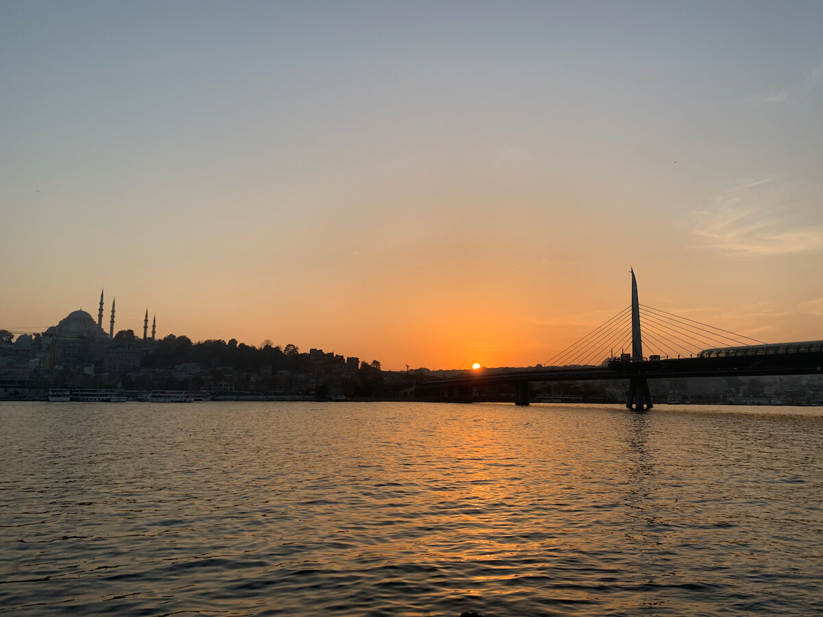 Вид с набережной в Karaköy