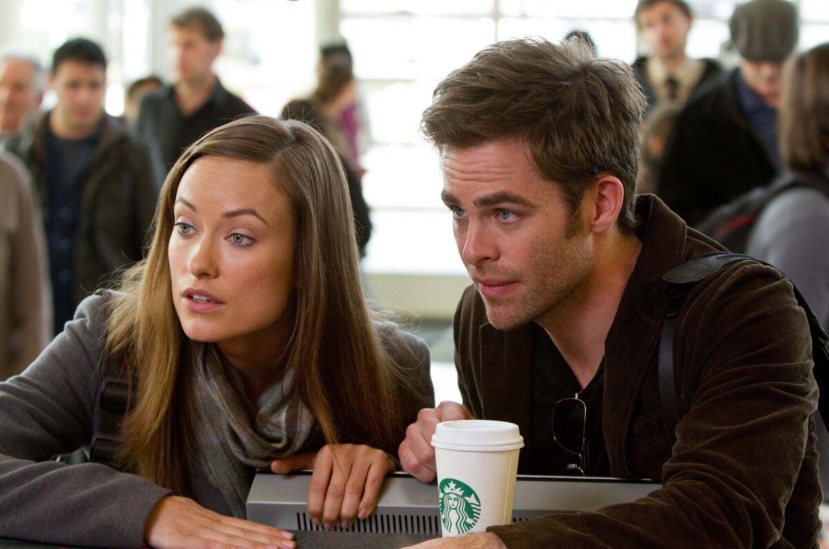 Кадр из фильма "Люди как мы", 2012