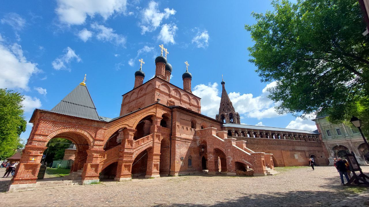 Крутицкое подворье в Москве метро