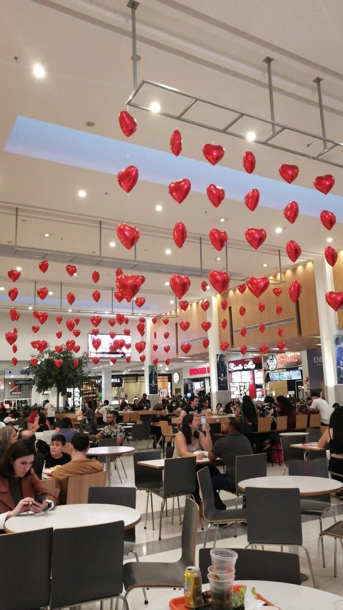 Украшения в торговом центре