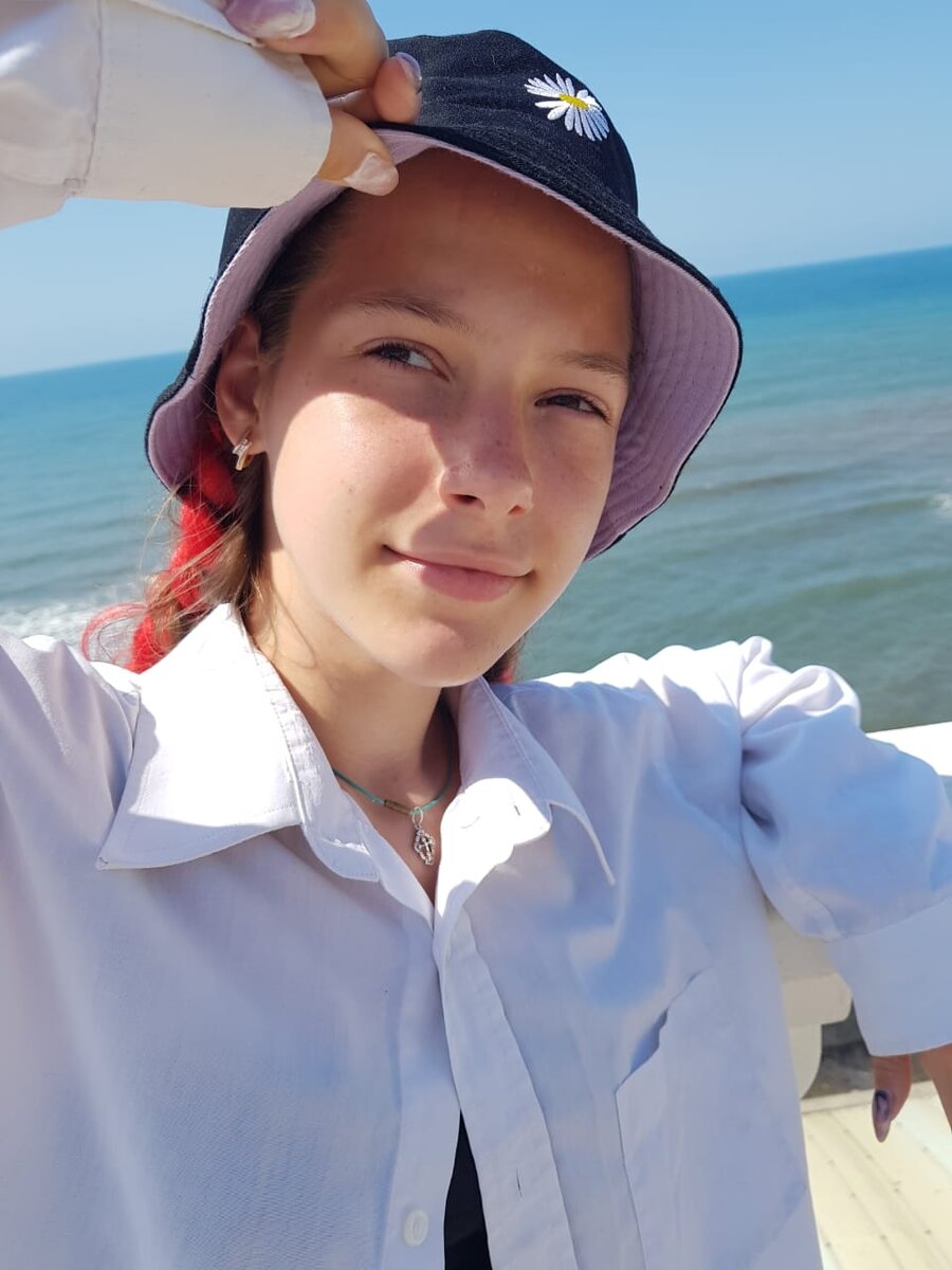 Шляпки защищают лицо от солнца!