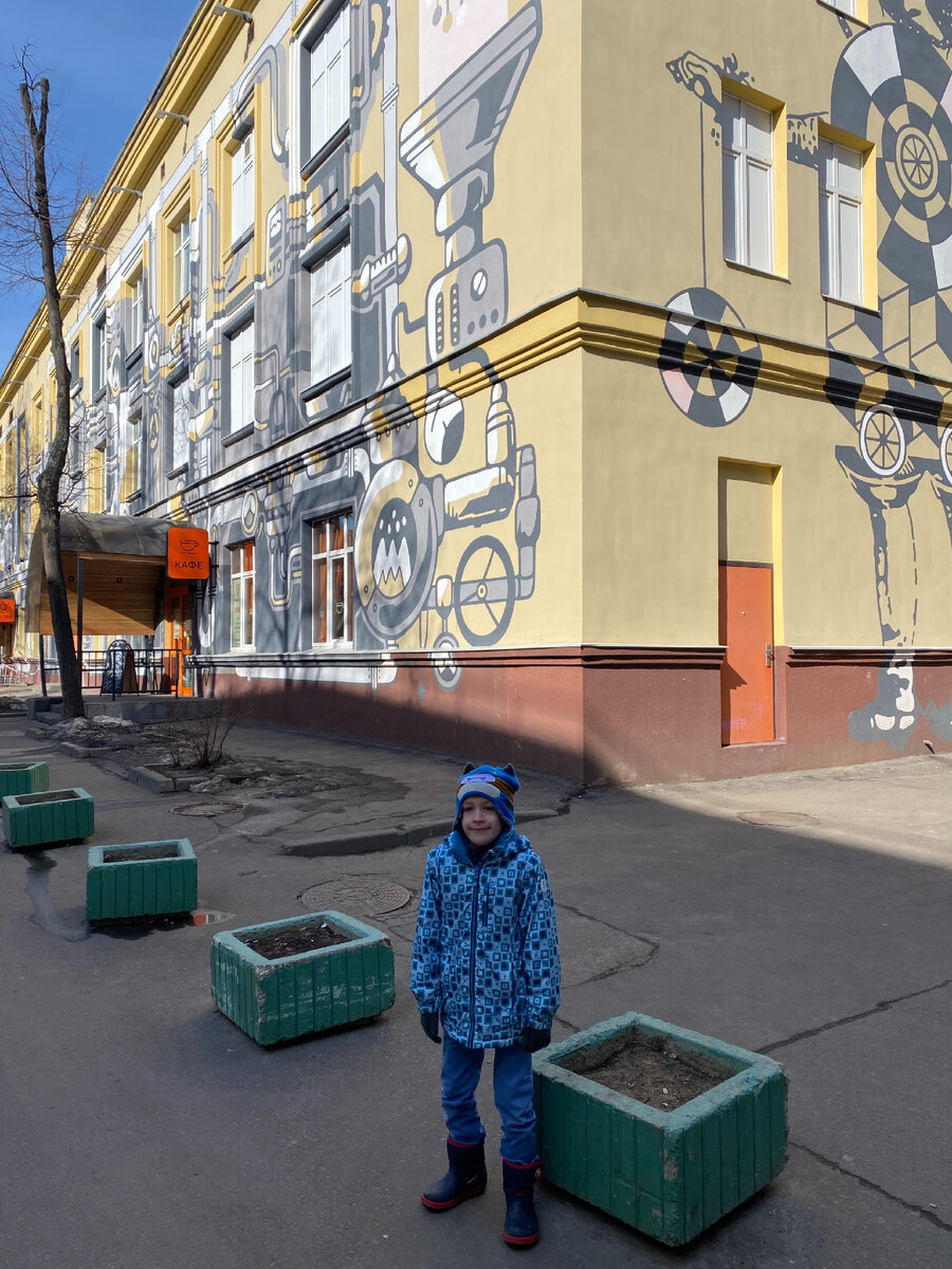 Фото автора. Музей находится недалеко от метро «Сокол». От нас ходит прямой автобус - редкая удача, когда не нужно сто пересадок 