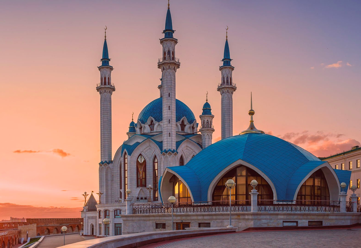 Вечерняя Казань ослепительна именно весной.