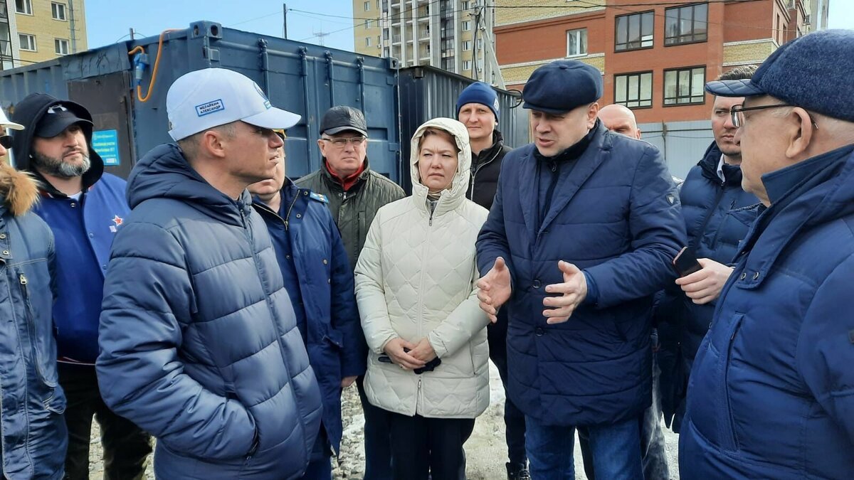     Сейчас строительство школ сразу контролируют в Омском горСовете, мэрии и прокуратуре.