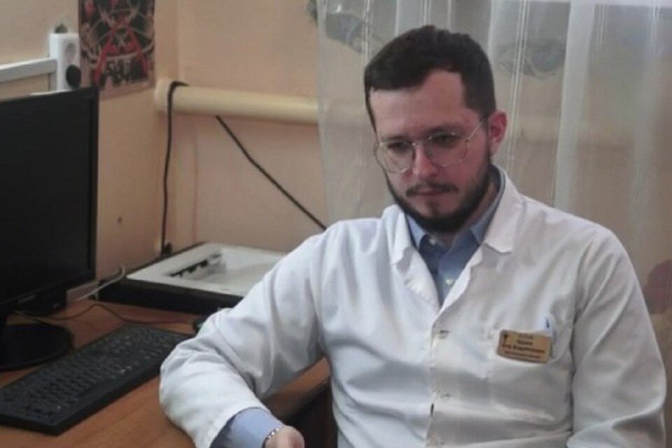     По мнению врача-психотерапевта Егора Леонова, для победы в интеллектуальных телеиграх нужно не только обладать достаточным запасом знаний, но и уметь применять их в напряженной ситуации.