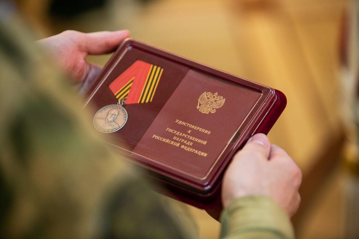    Губернатор Оренбуржья Денис Паслер поздравил сотрудников национальной гвардии с праздником Кристина Просвиркина