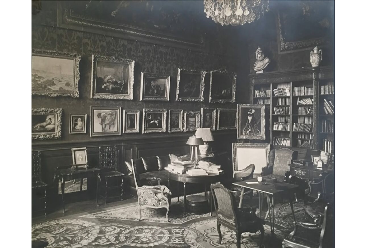 Комната с частью коллекции Штрауса в его доме, источник фото: https://www.goodreads.com/