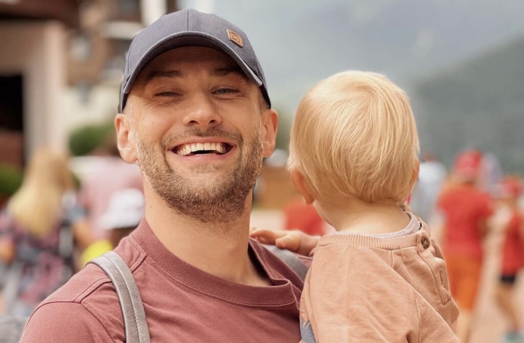    Дмитрий Шепелев с младшим сыном редакция RTWeek