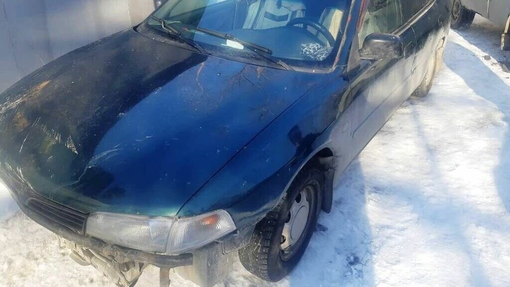     Автомобиль угнали из-под присмотра 83-летнего мужчины.