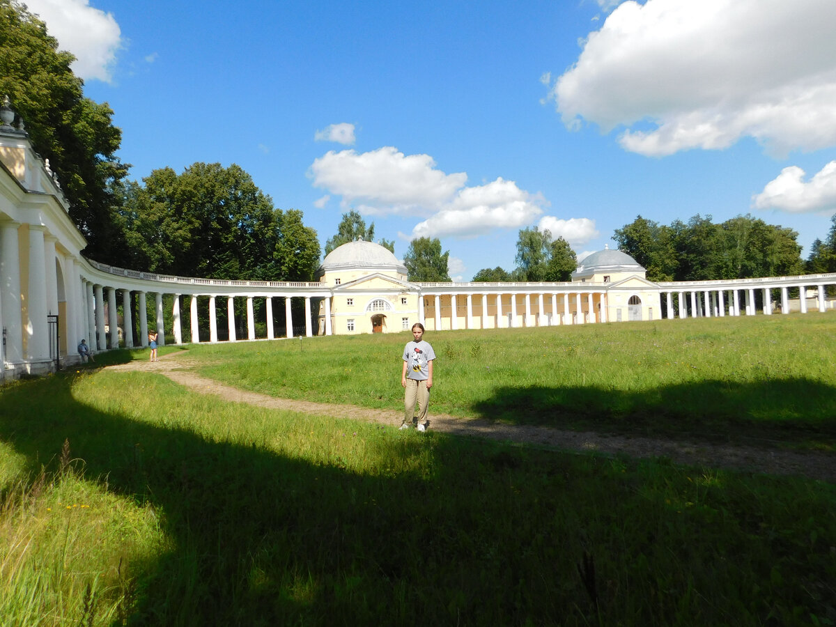Уникальная усадьба-ожерелье "Знаменское-Раёк". Фото автора.