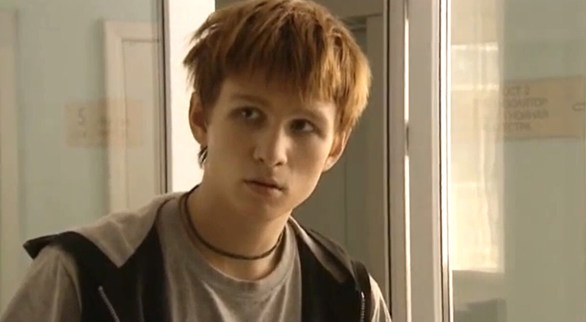 Кадр из кинофильма "Снегирь", 2009 г., режиссер Наталья Иванова, сценарист Валентин Донсков, композитор Антон Силаев (скриншот)