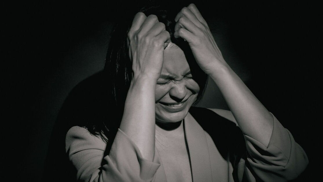     В Ростове Западный жилой массив сотряс звук мощного взрыва, об этом RostovGazeta сообщили читатели и собственные корреспонденты издания.