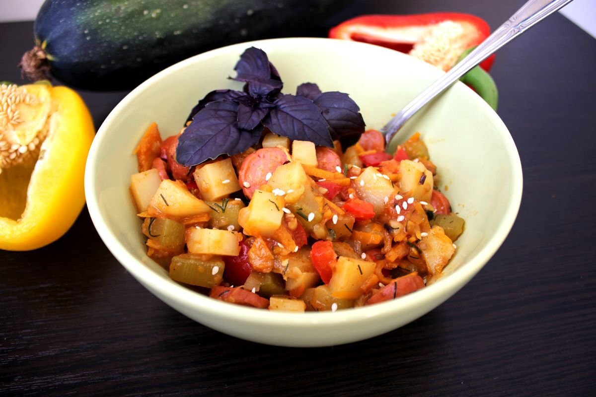 Овощное рагу с сосисками в горшочках – простой и вкусный рецепт с фото (пошагово)