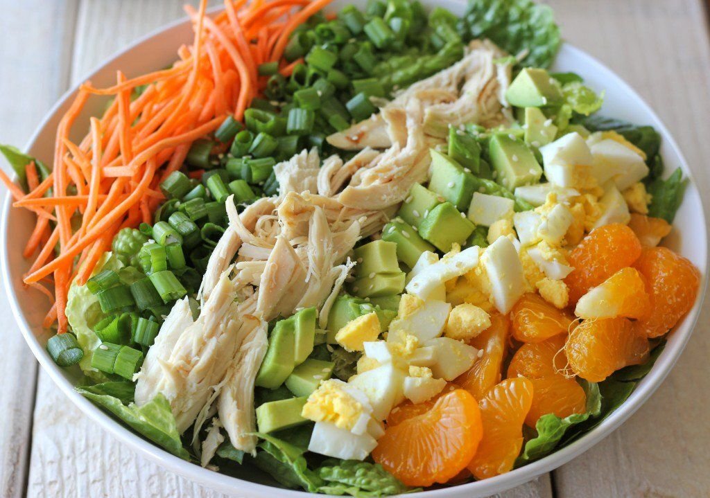 Рецепт салата без масла. Овощной салат. Овощной салат на праздничный. Салат с мандаринами. Салат с майонезом.