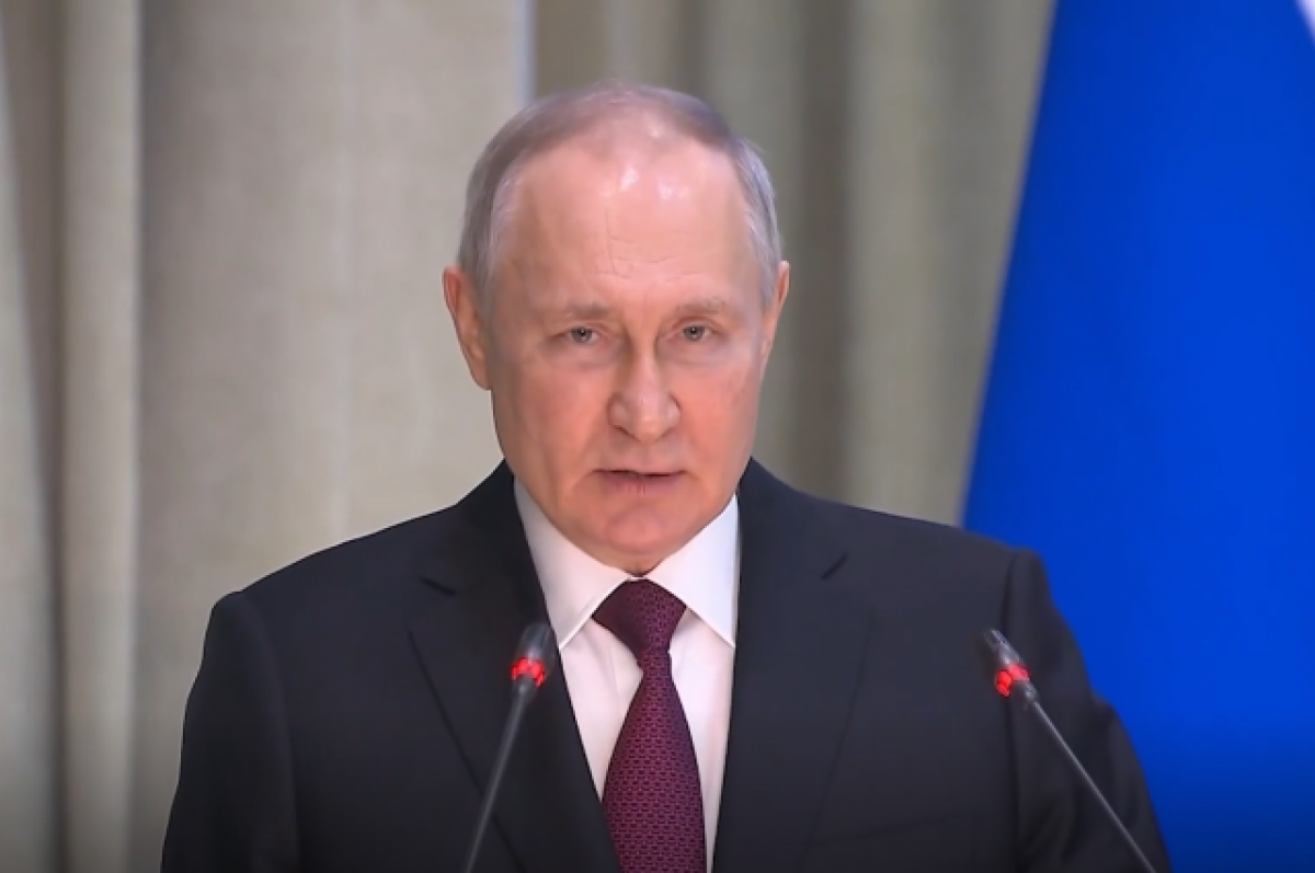    Путин призвал восстановить автопром и лесопромышленный комплекс