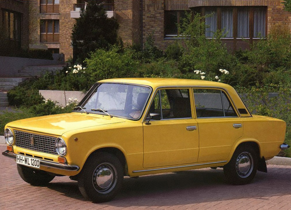 Желтый ссср. Lada 21013. Lada (ВАЗ) 2101. 1 ВАЗ 2101. Лада Жигули 2101.