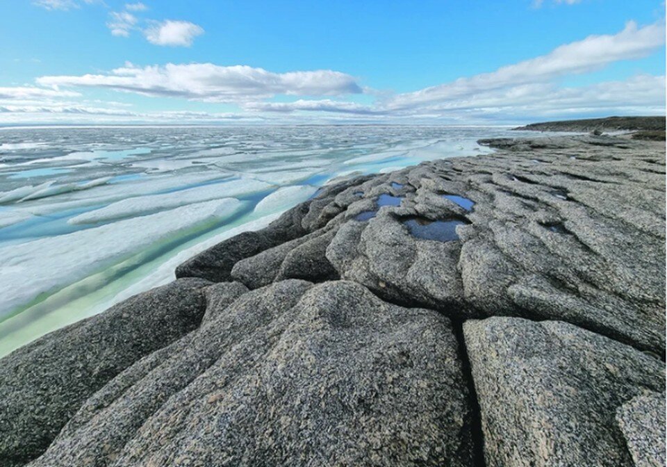     Такой вид открывается с мыса Депо на залив Миддендорфа. Евгений САЗОНОВ