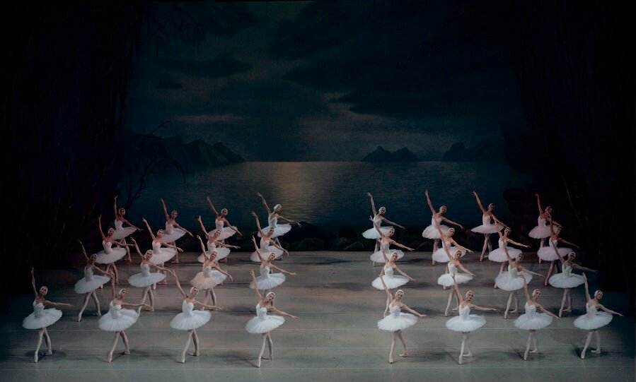 Балет Лебединое озеро 🦢. Фото из свободного источника 