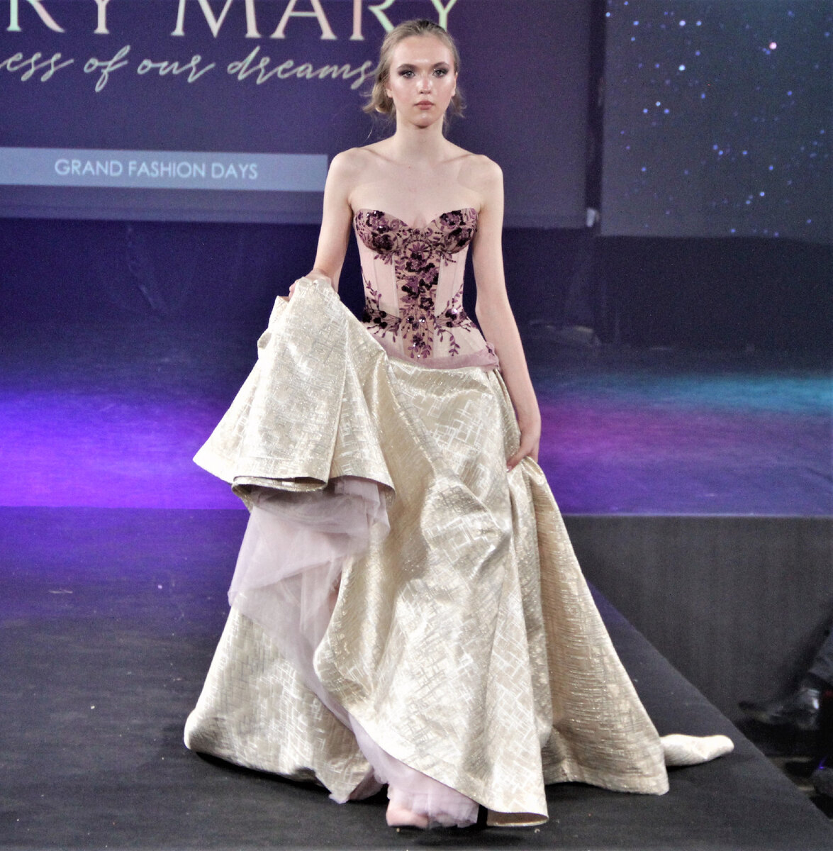 День моды. Grand Fashion show Владивосток. Гранд фэшн шоу Ташкент.