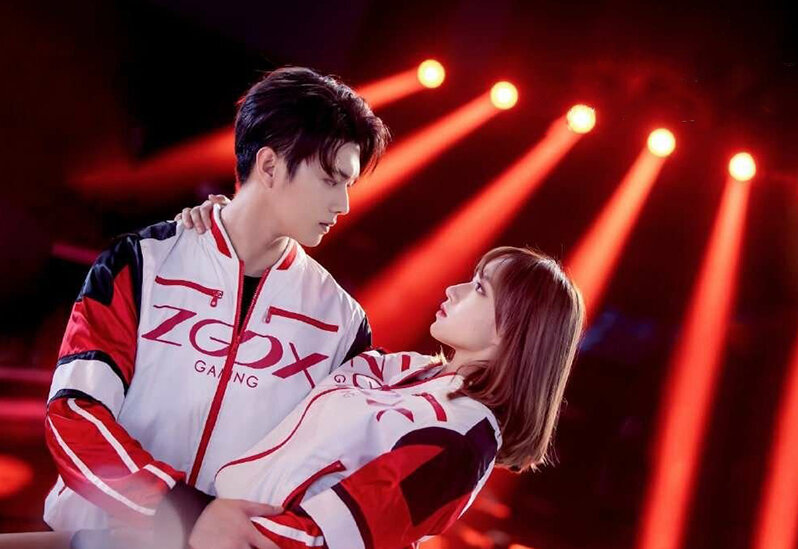 Постер к дораме "Влюбиться в твою улыбку".