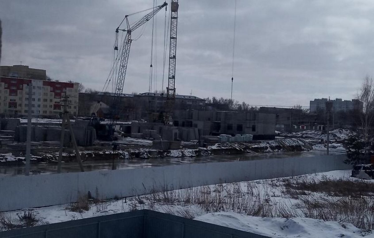    Под Новосибирском застройщик откачивает воду в огороды частного сектора