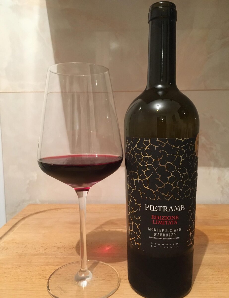 Монтепульчано вино. Вино красное сухое pietrame Montepulciano. Пьетраме Монтепульчано. Вино pietrame edizione limitata. Вино пьетраме Монтепульчано.