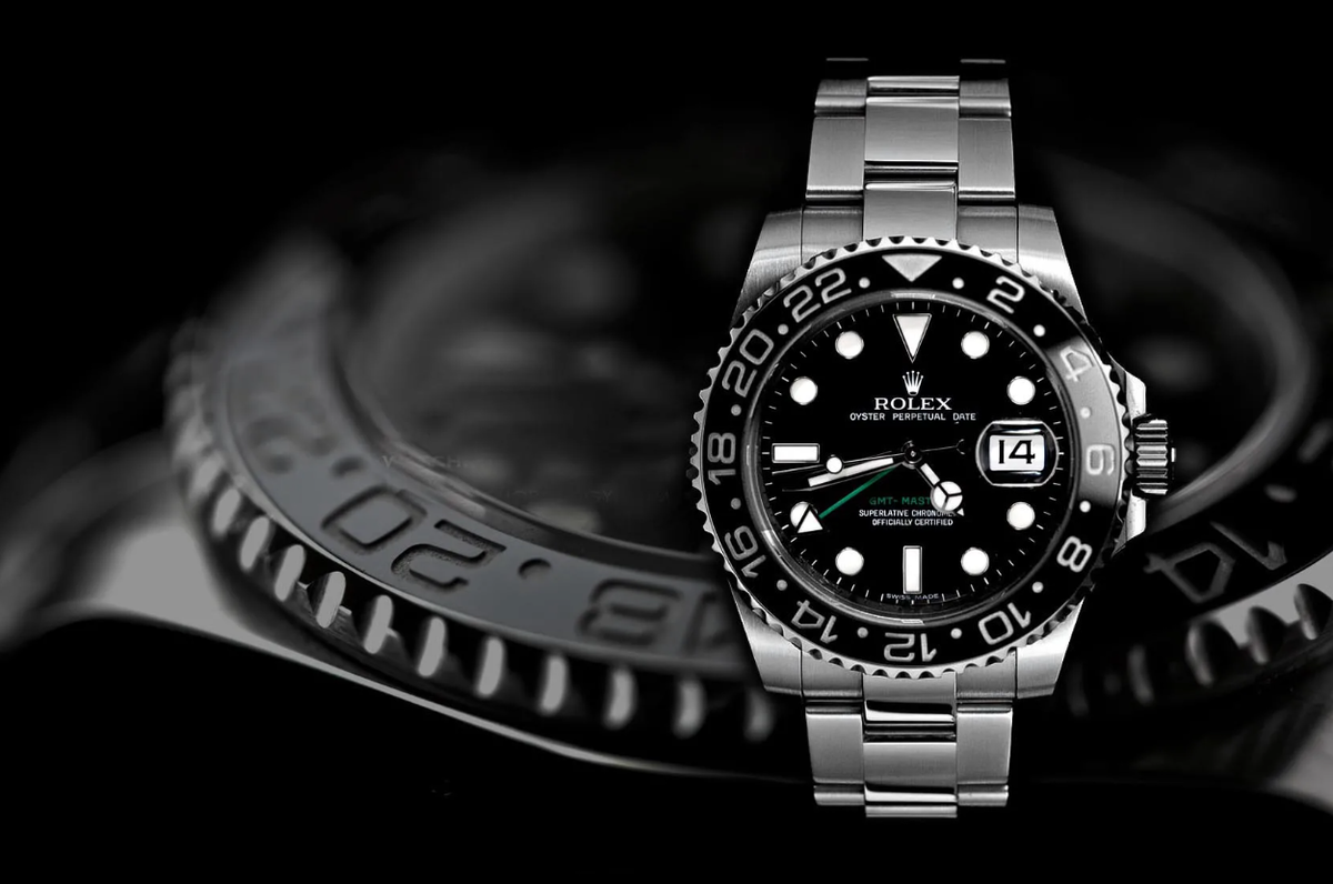 Com watch. Rolex Submariner Wallpaper. Rolex GMT Master 2 Sprite. Omega Rolex лого. Реклама часов ролекс.