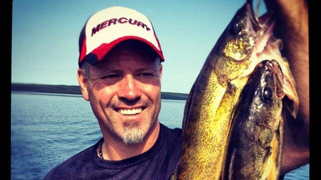 "Здравствуйте, Я - Оуэн Нолан и сегодня я расскажу, какой клёв на Чёрных Камнях"