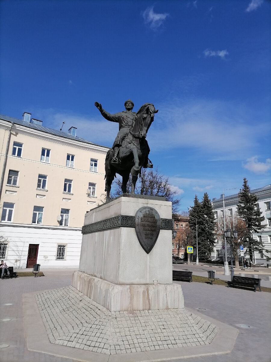 Памятник князю Михаилу Тверскому 