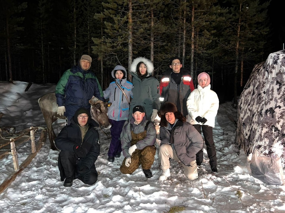     Команда по спасению и перевозке оленей. Фото: Раиса ИЛЬИНОВА
