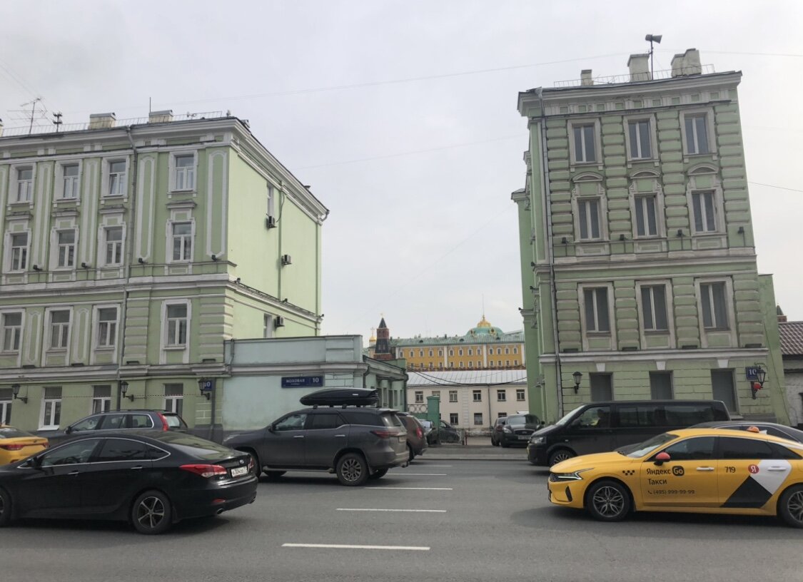 «Разорванный» дом. Фото автора