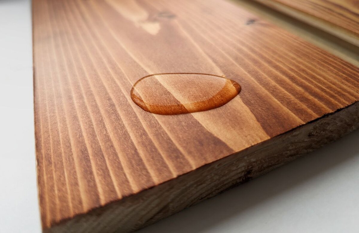 Обновить лак на деревянном столе
