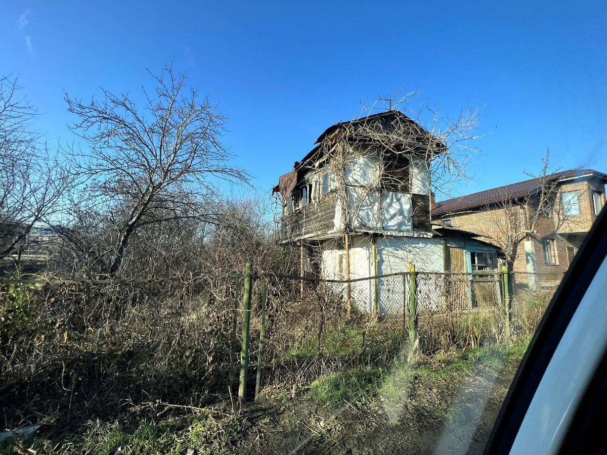 Вот такие бывают дачи