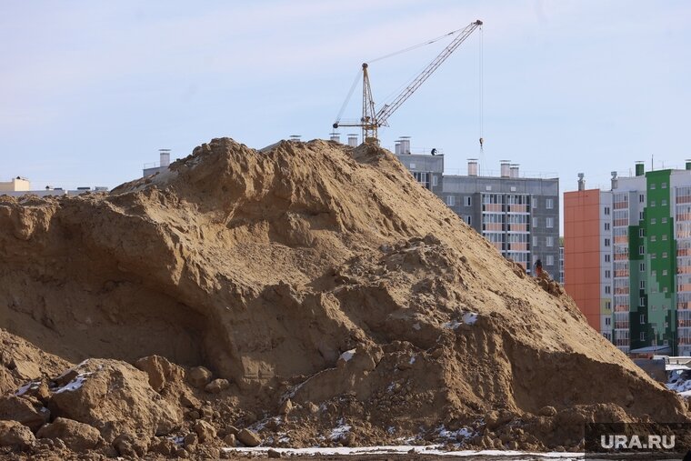    В Кургане возобновили строительство бассейна КГУ в Заозерном районе