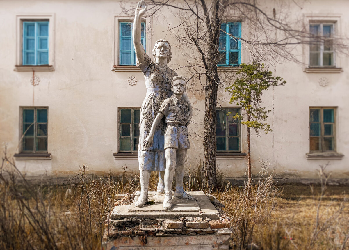 Городок смерть. Городок им. Баумана в годы Великой Отечественной войны". Дом. Елевеские. Сомене СССР..