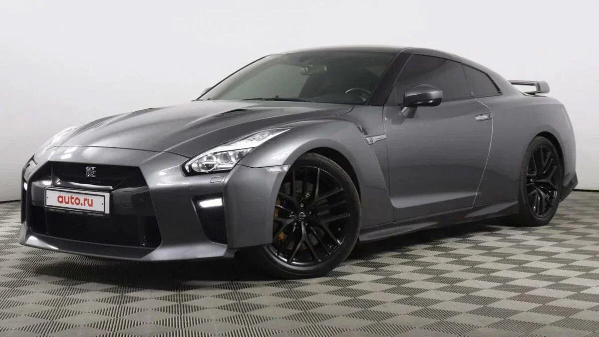 Nissan GTR тонированный