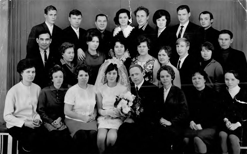 Вставки из линолеума, туфли из Москвы, талоны на платья: как проходили ...