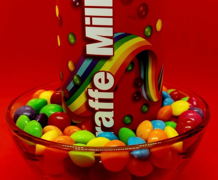 Гравитационный дисплей для skittles