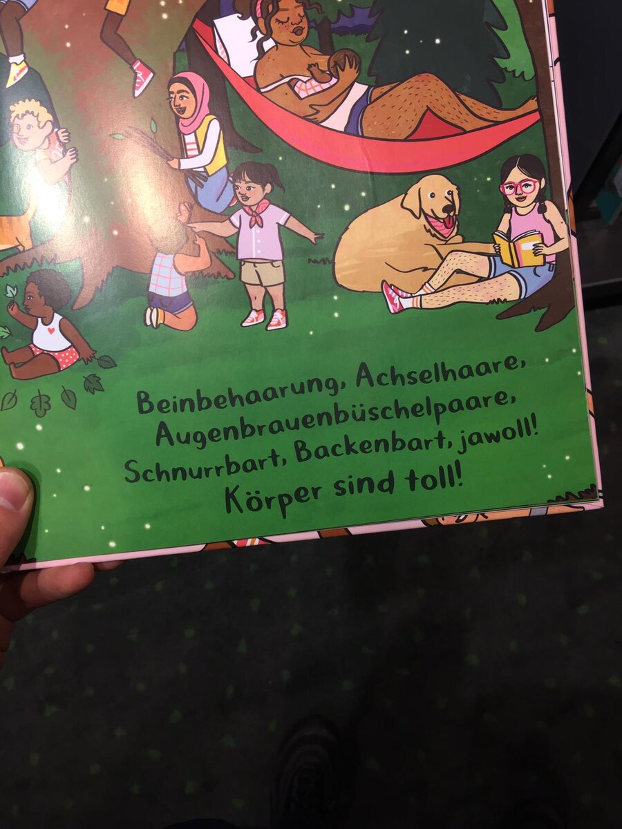 Волосня на ногах и подмышками. Сросшиеся брови, усы и волосня на щеках. Яволь!! Тела прекрасны.