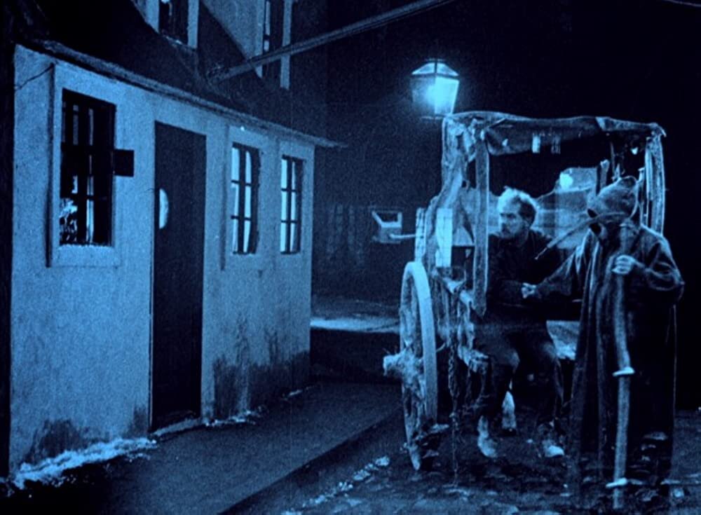 Кадр из фильма "Возница" (1921)