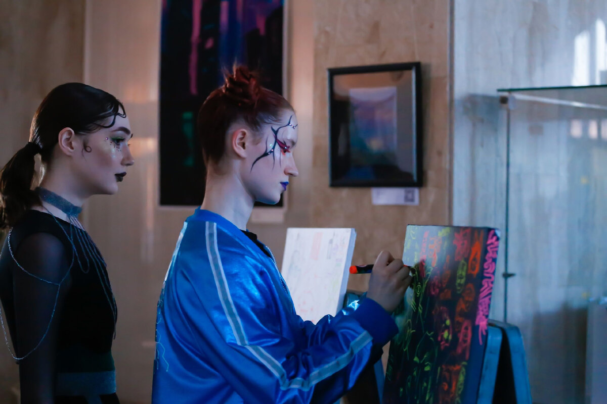 Выставка «Параллель»