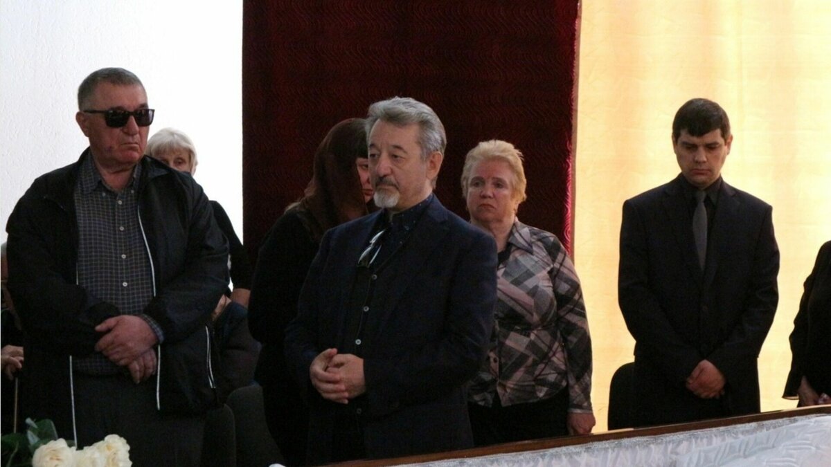     Марк Фридман теперь владеет ООО «Декойл».