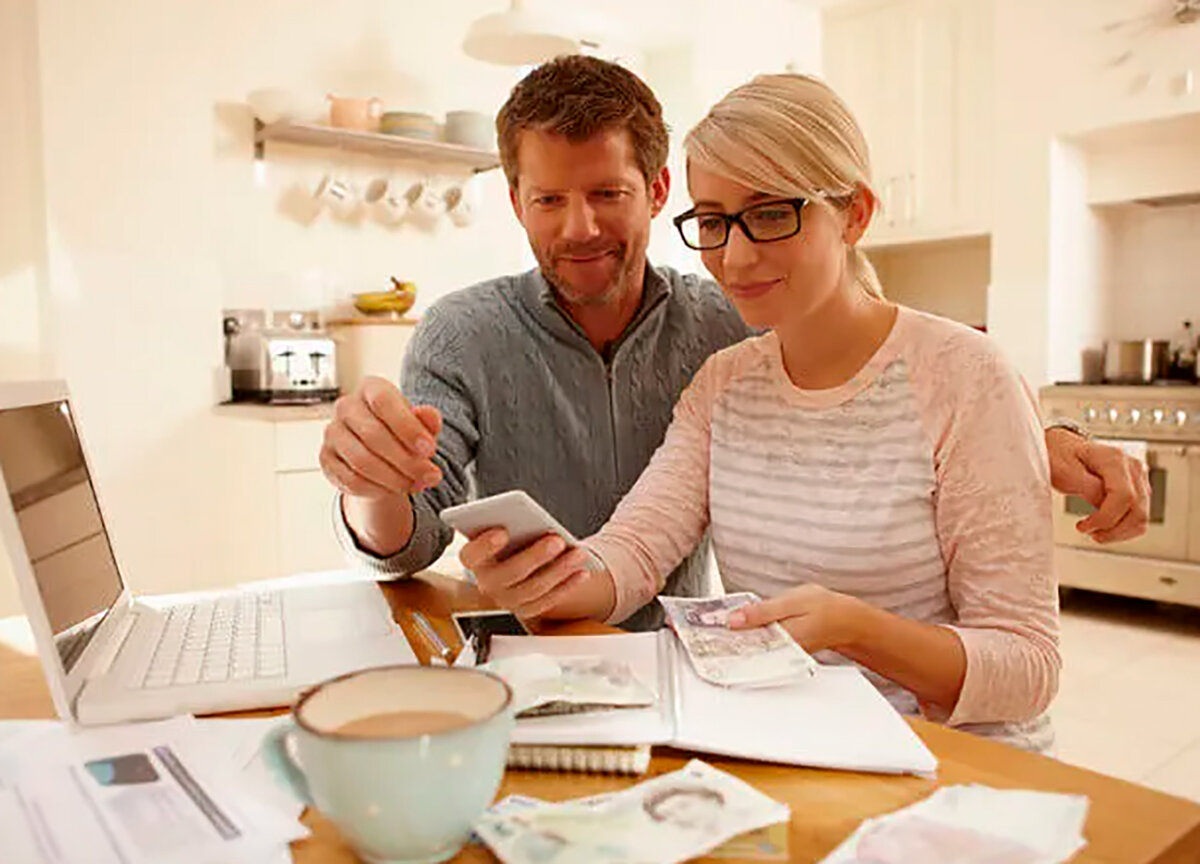 тема денег в отношениях. отношение к деньгам. человек мечтает о семье. мужчина женщина деньги. о девушках мужчинах и деньгах.