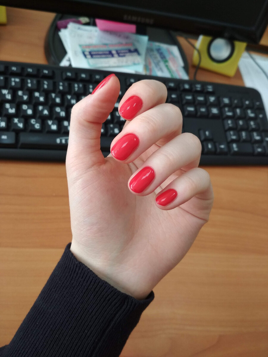 Мой маникюр, когда работала в офисе. Делала сама.