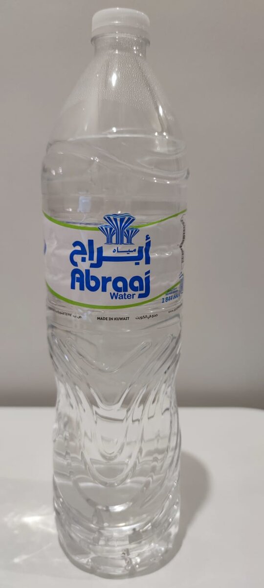 Бутылка с питьевой водой с логотипом водораспределительных башен (фото из личного архива)