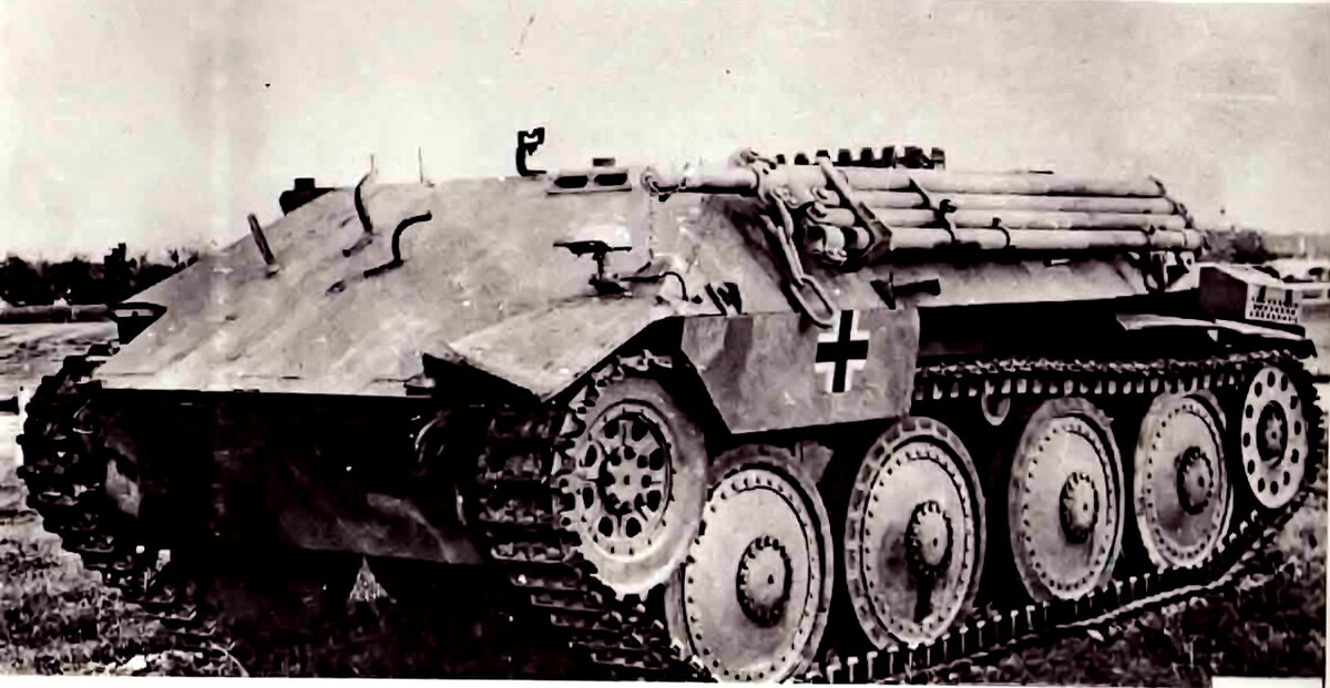 Перевозчик боеприпасов на шасси танка Pz.Kpfw.38(t).