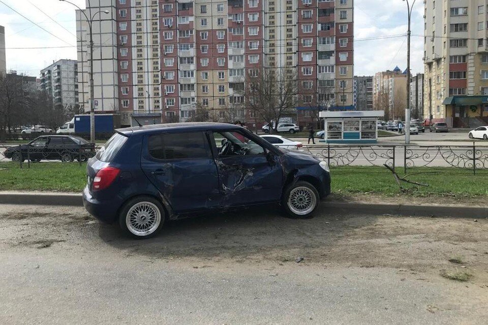     ДТП на улице Катукова в Липецке  Пресс-служба ГИБДД Липецкой области.